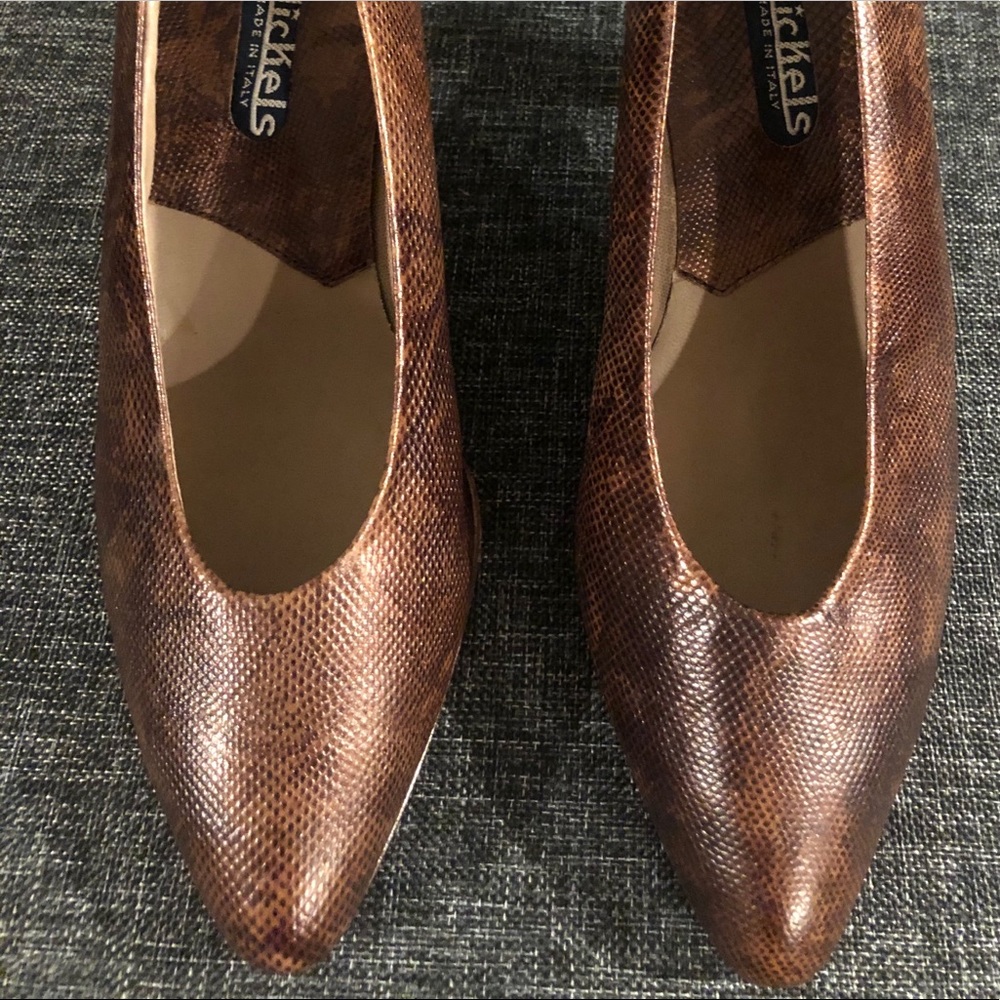 New Nickels brown pebbled leather pumps-size 7 B